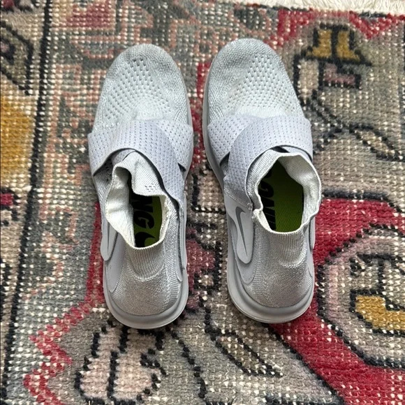 Nike Free Running Shoe - Picture 2 of 3